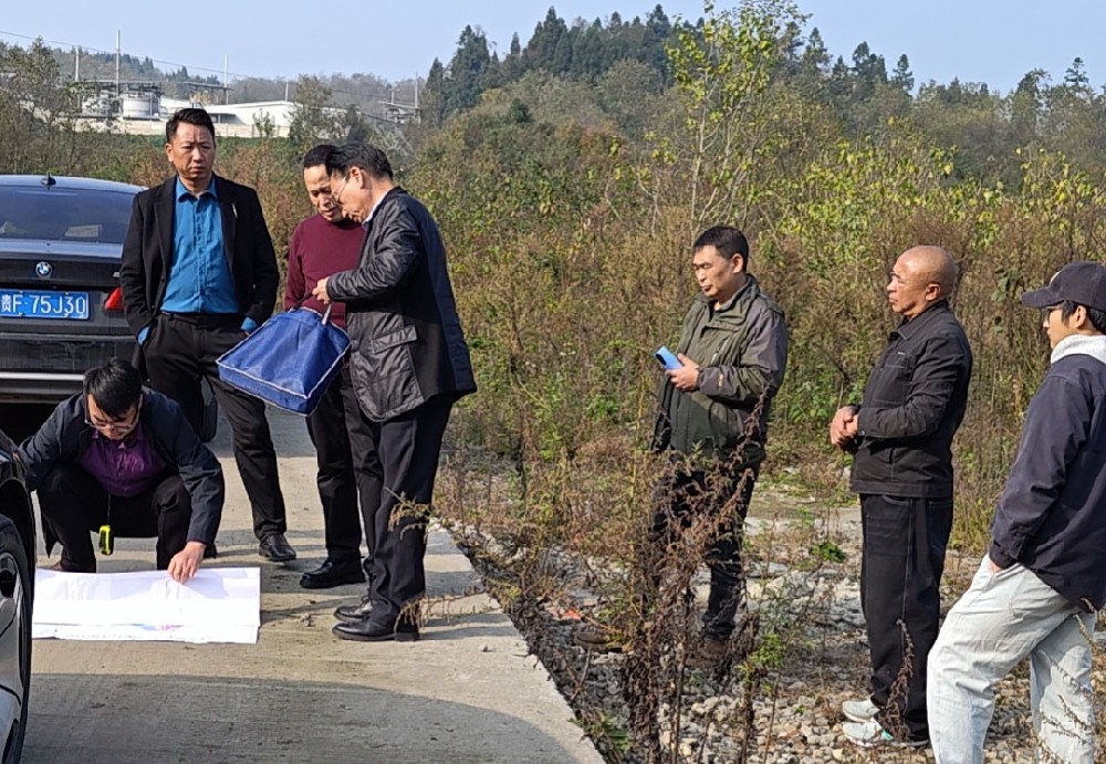 秦泽贵副总经理带队深入睛隆县全力煤矿考察调研